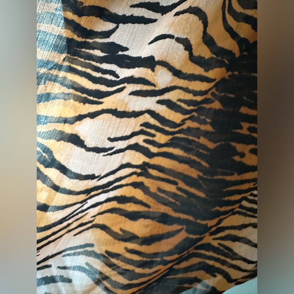 MAISON CINQCENT Tiger Print Blouse 🐯 - Picture 3 of 5